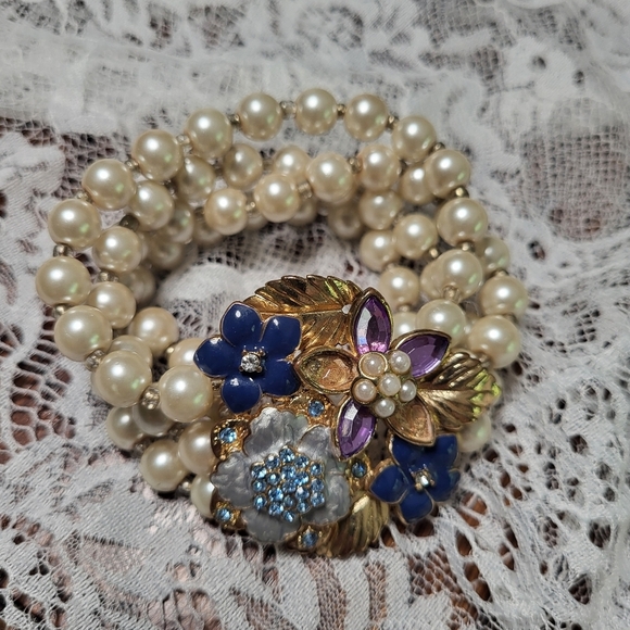 Source Unknown Jewelry - Pearl and Floral Bracelet